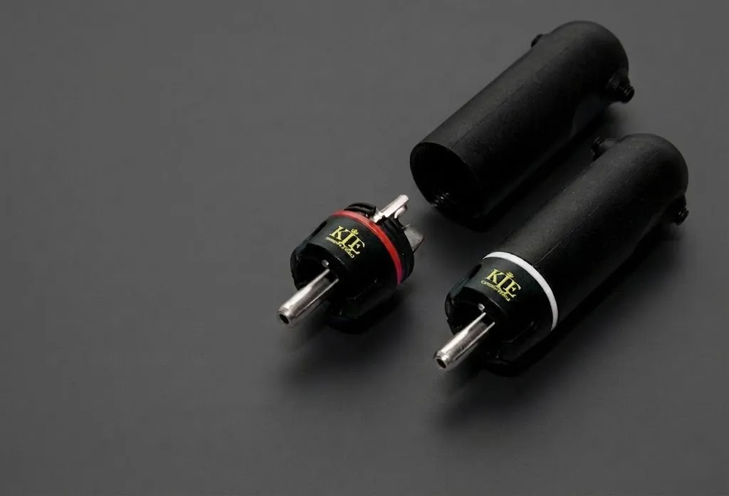 Eichmann-Cinch-Stecker des Gimpel Digital RCA im Detail